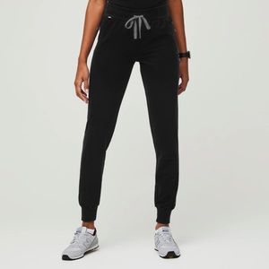 Black Cambridge - Petite Slim Jogger Scrub Pants